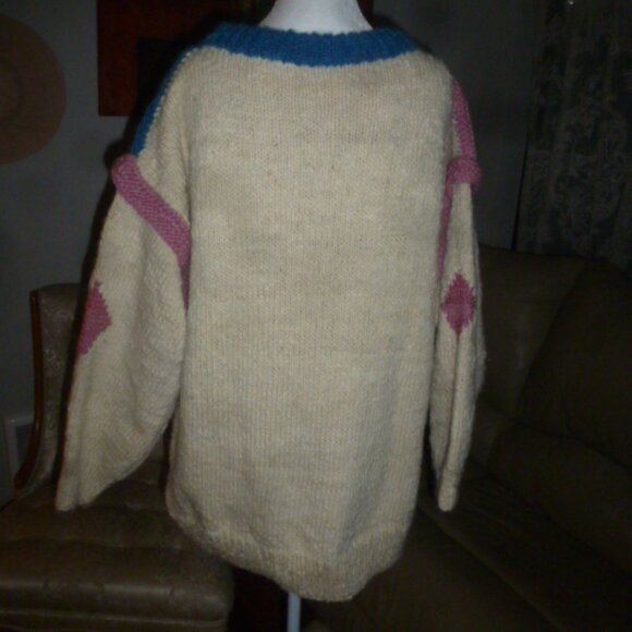 One-of-a-Kind Hand-Knit 100% Wool Oversized Sweater M/L – Chunky Off-White Artis - Picture 11 of 11